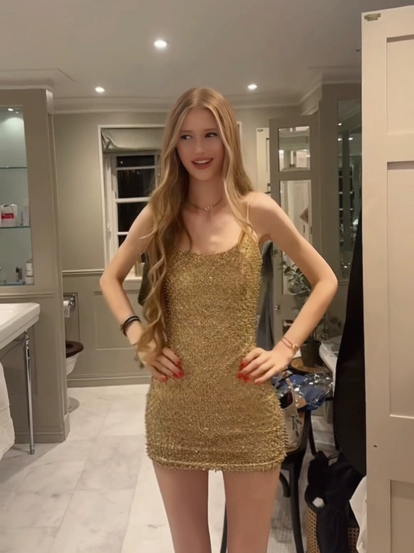 女性用キラキラ光るラインストーン装飾ボディコンミニドレス、ス - Sparkly Rhinestone Club Party Dress のレビューと価格