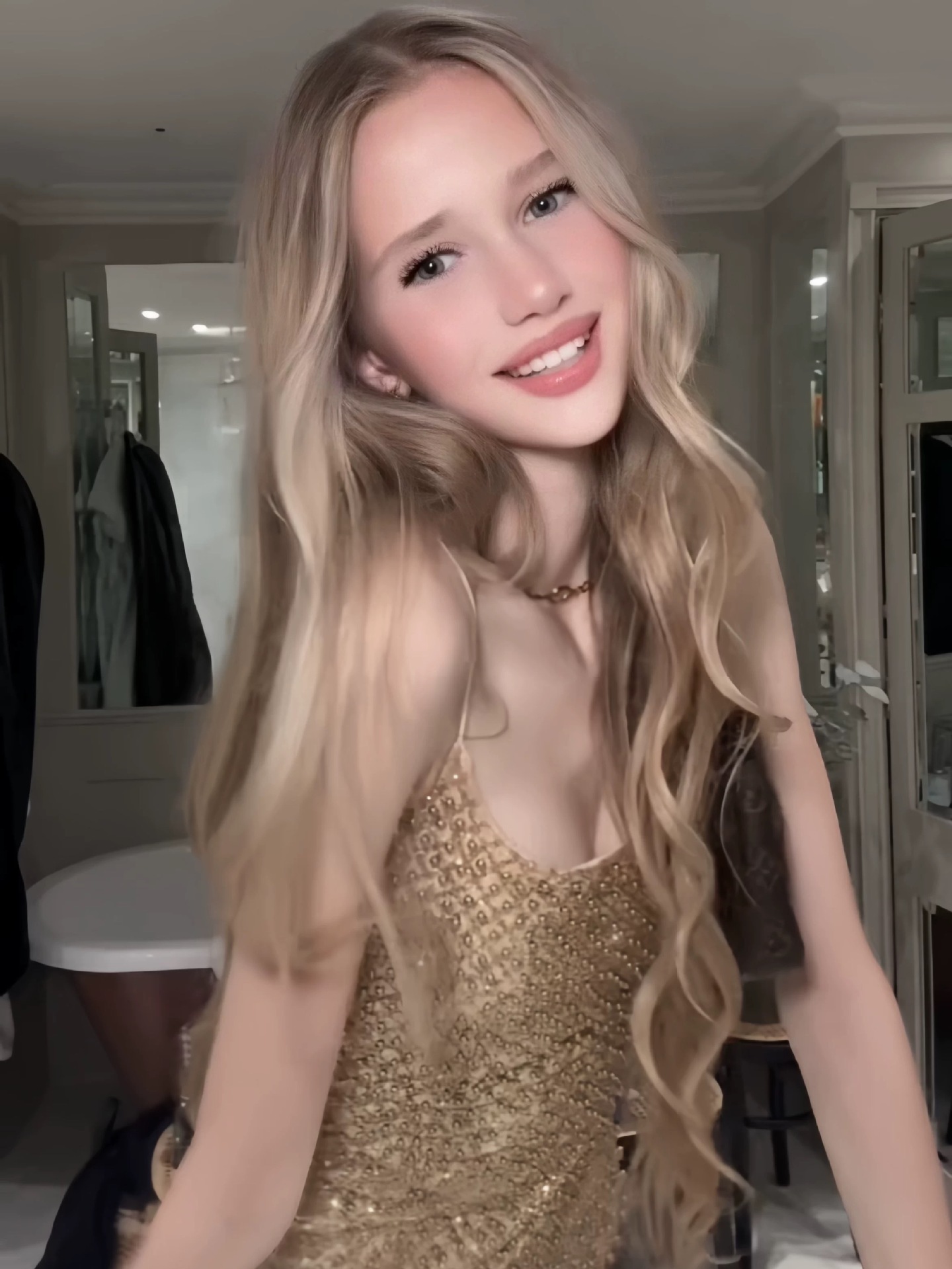 女性用キラキラ光るラインストーン装飾ボディコンミニドレス、ス - Sparkly Rhinestone Club Party Dress のレビューと価格